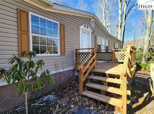 68 Rhoneys View Rd, Newland, NC 28657