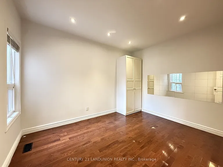 457 Ossington Ave — Photo 5