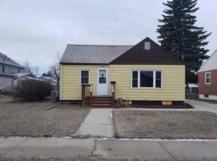 1116 5th St SW, Minot, ND 58701