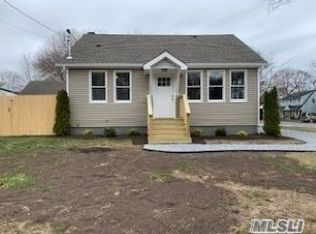 3 Ocean Ave, Mastic, NY 11950