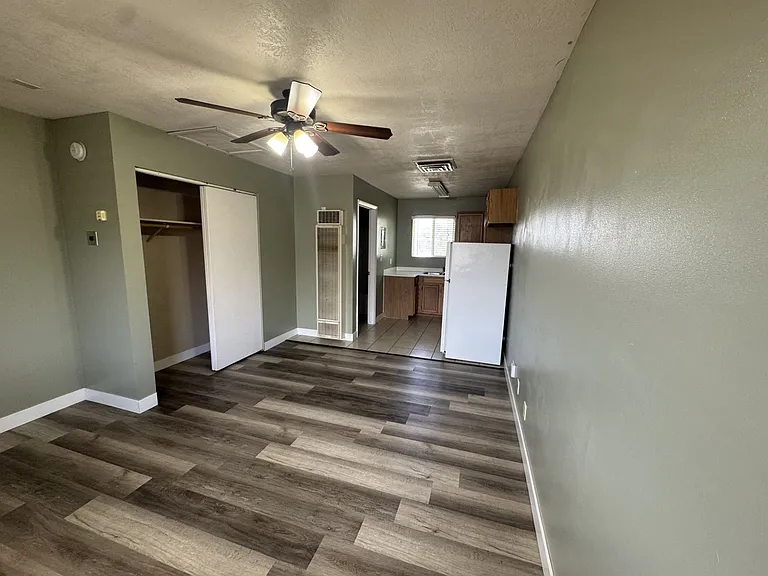 446 N 400 W — Photo 4