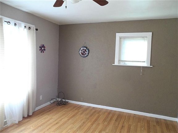 5th image of 920 Orchard Ave
