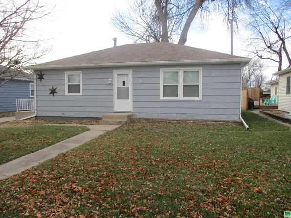 29 Sioux Valley Dr, Cherokee, IA 51012