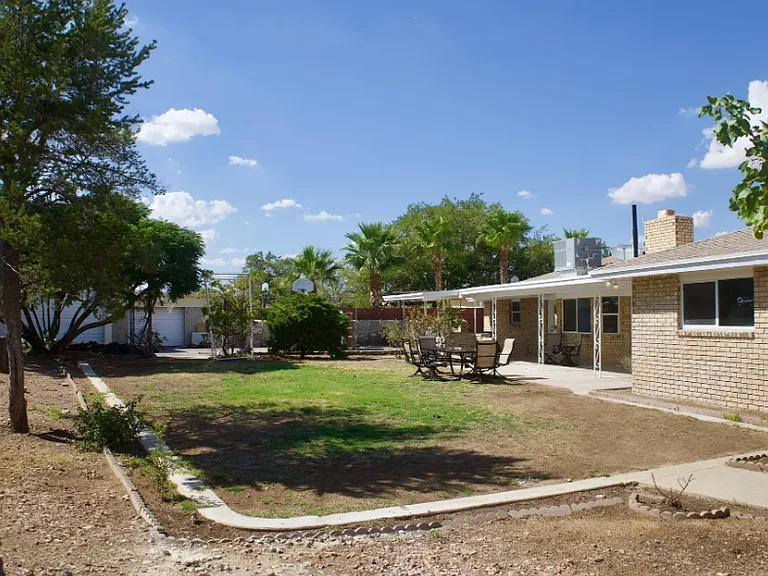 10100 Woodway Dr — Photo 32