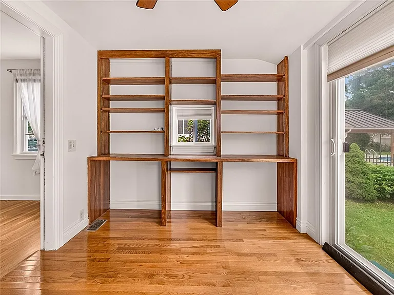 82 Clovercrest Dr — Photo 14