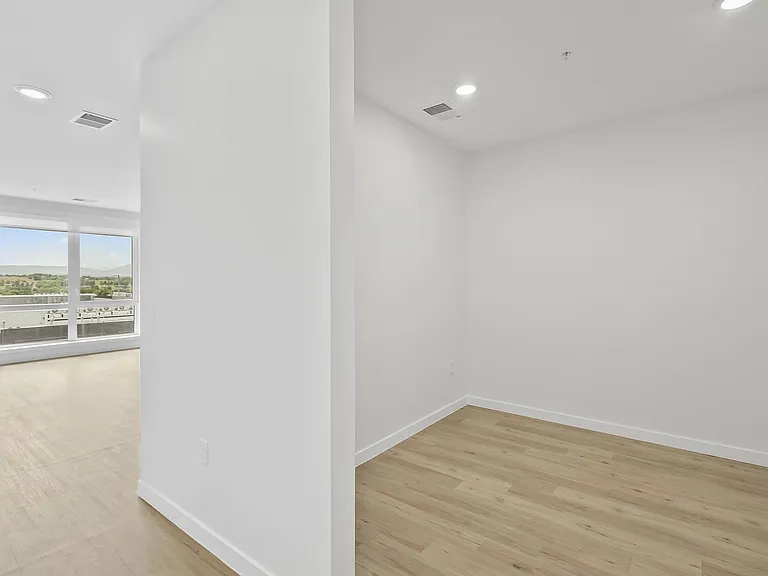 Oso Apartments — Photo 121