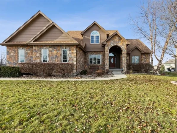 2944 NW 167th St, Clive, IA 50325