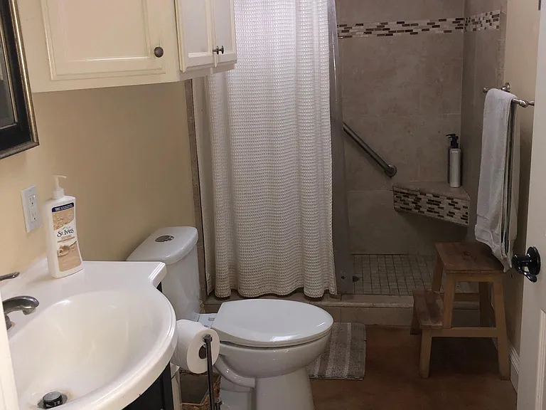 323 S Arboleda Rd — Photo 15
