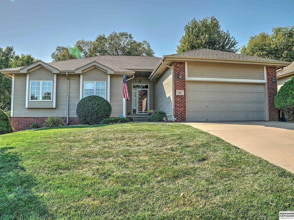 1st image of 116 Castle Pine Dr