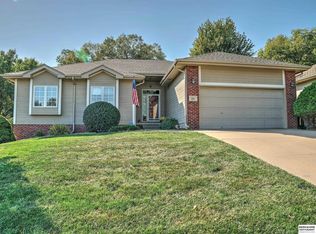 116 Castle Pine Dr, Papillion, NE 68133