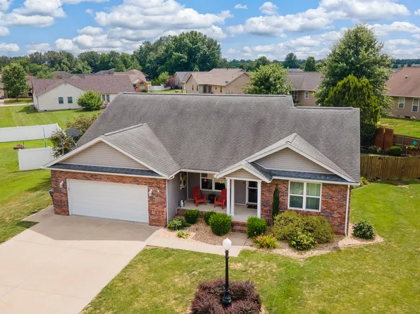 (undisclosed Address), Carterville, IL 62918