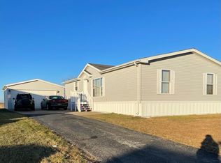 99 Partridge Ln, Beecher, IL 60401