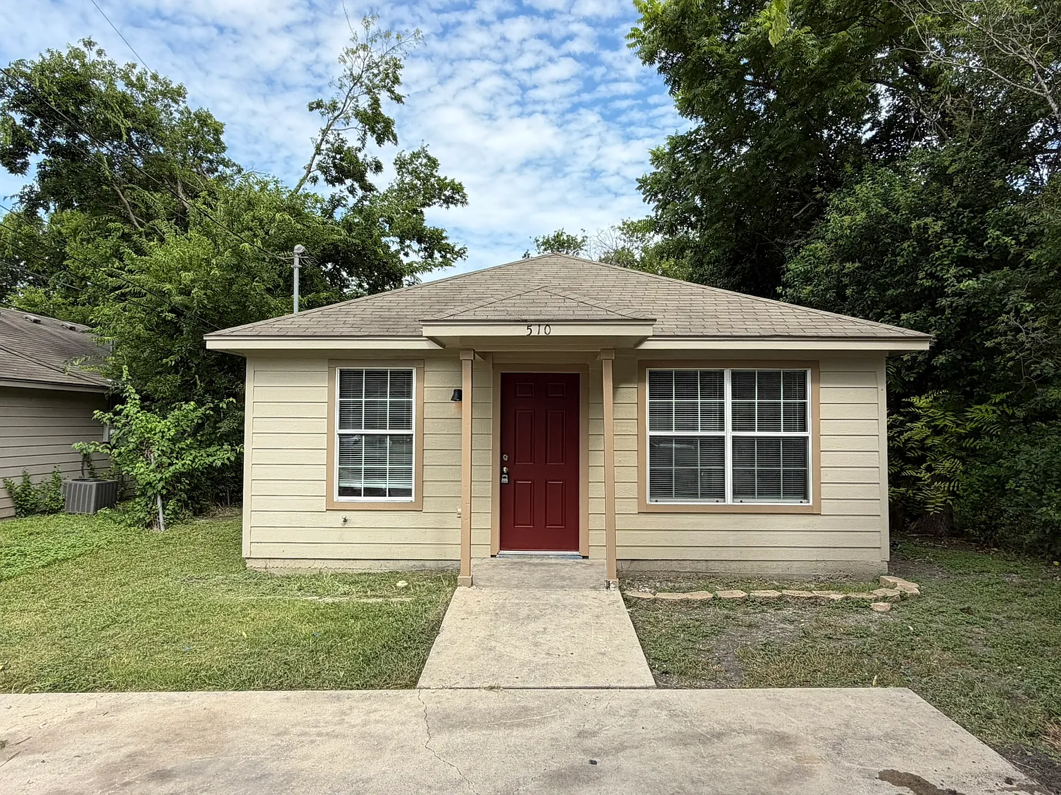 3 bed, 1058 sqft, $1,050 — Photo 1