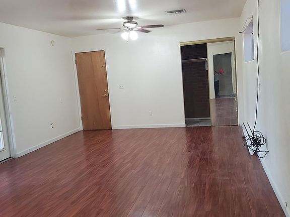 Studio efficiency or private business office