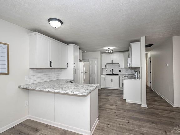 3rd image of 378 Thomas Dr