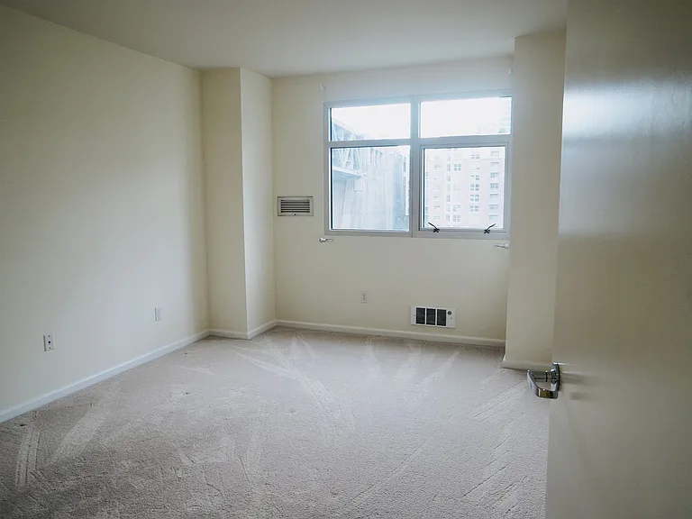 403 Main St #709 — Photo 8