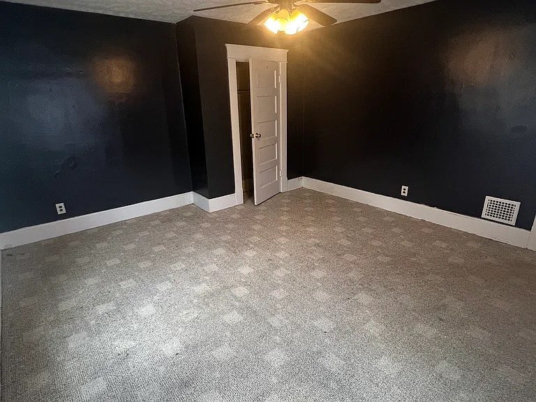 28 E Washington St #2 — Photo 7