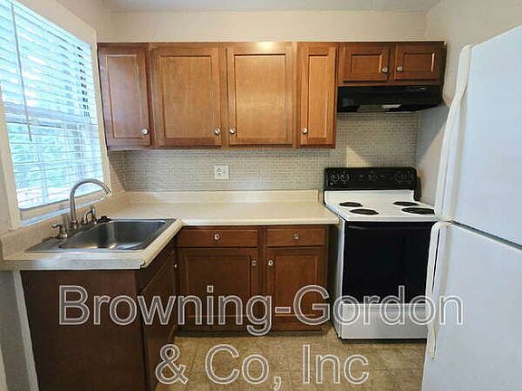 5th image of 3611 Mayflower Pl #A