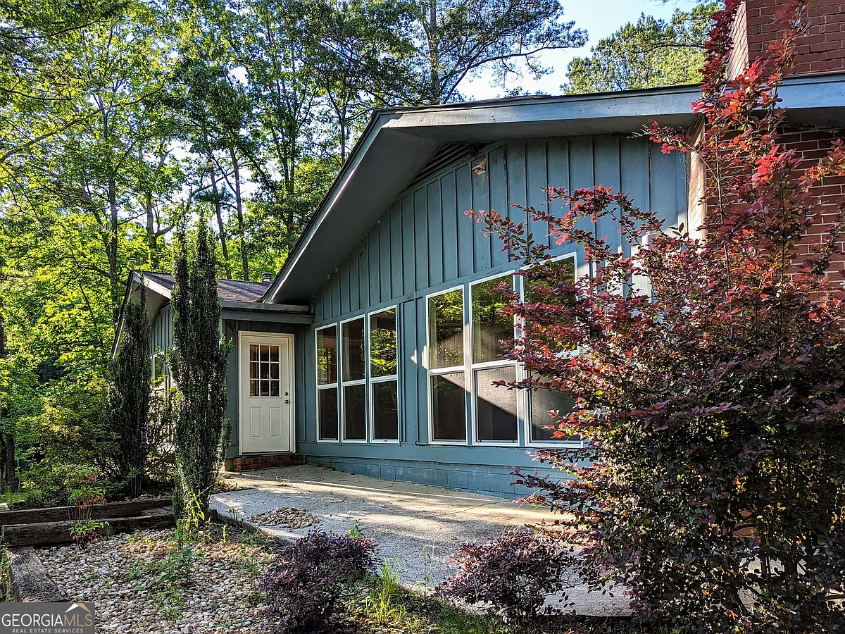 Building Photo - 1096 Boone Rd