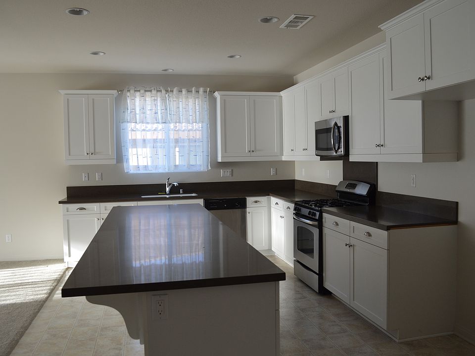 Large Kitchen with island