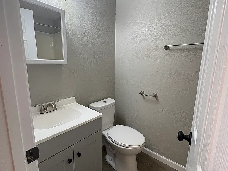 37930 Hillside Ln — Photo 5