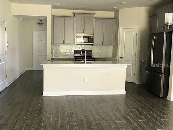 4th image of 10204 Lovegrass Ln