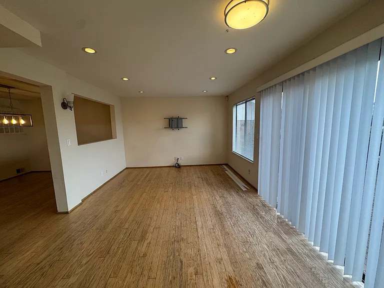 129 Payot Ct — Photo 13