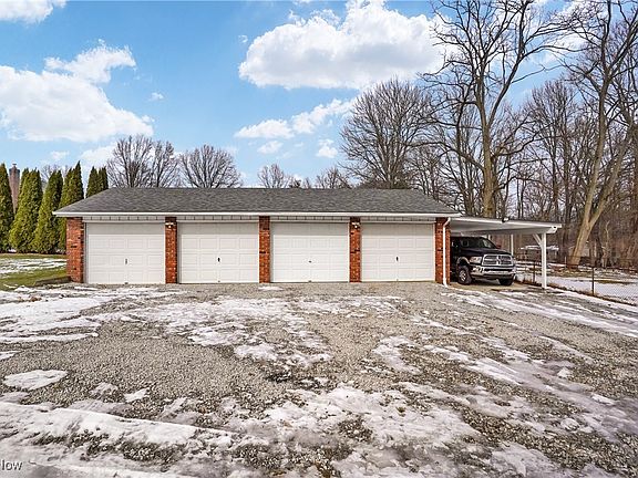 2nd image of 813 Beechwood Dr