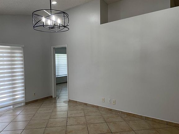 4th image of 17484 SW 22nd St