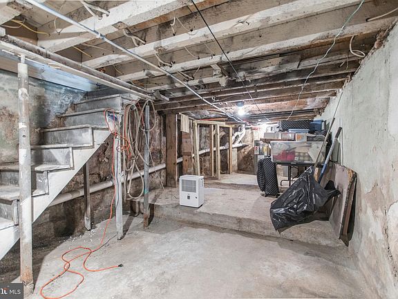 5th image of 4902 Kershaw St