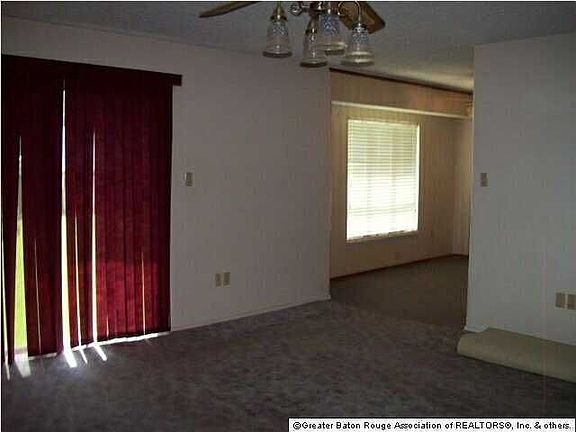 4th image of 30833 Dogwood St