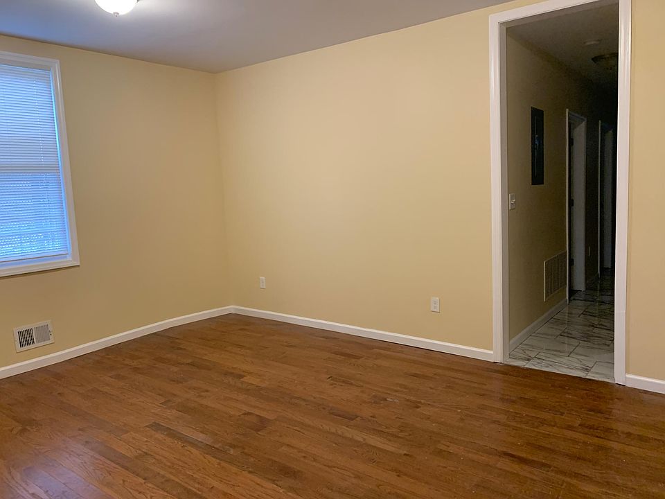 1st image of 118 16th Ave APT 1