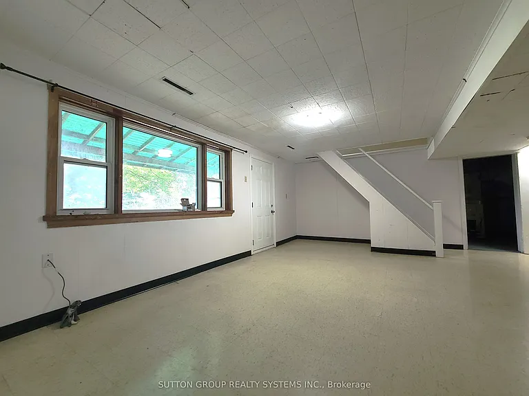 998 King Rd — Photo 21