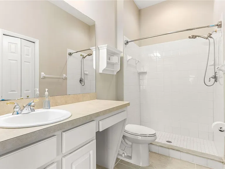 3326 Covered Bridge Dr W — Photo 40