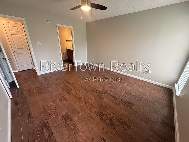 10570 Pecan View Dr — Photo 16