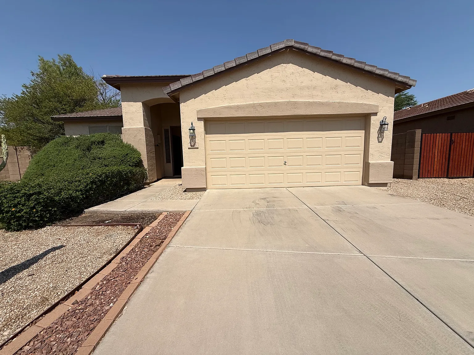 3 bed, 1757 sqft, $2,350 — Photo 2