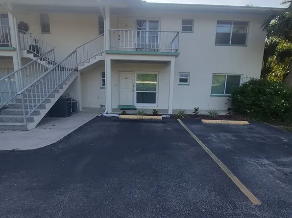 8303 Bardmoor Blvd, Seminole, FL