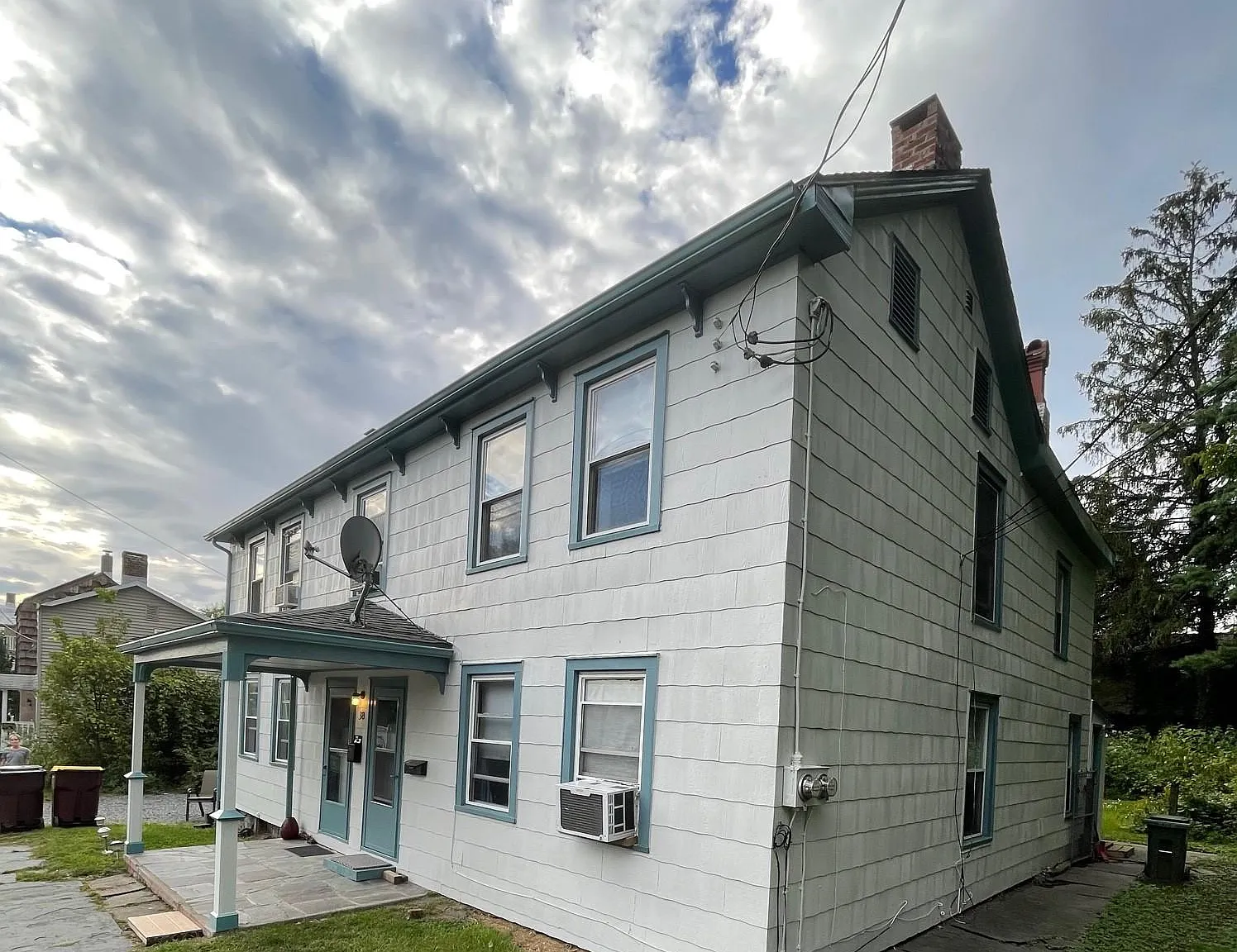 3 bed, $2,350 — Photo 2