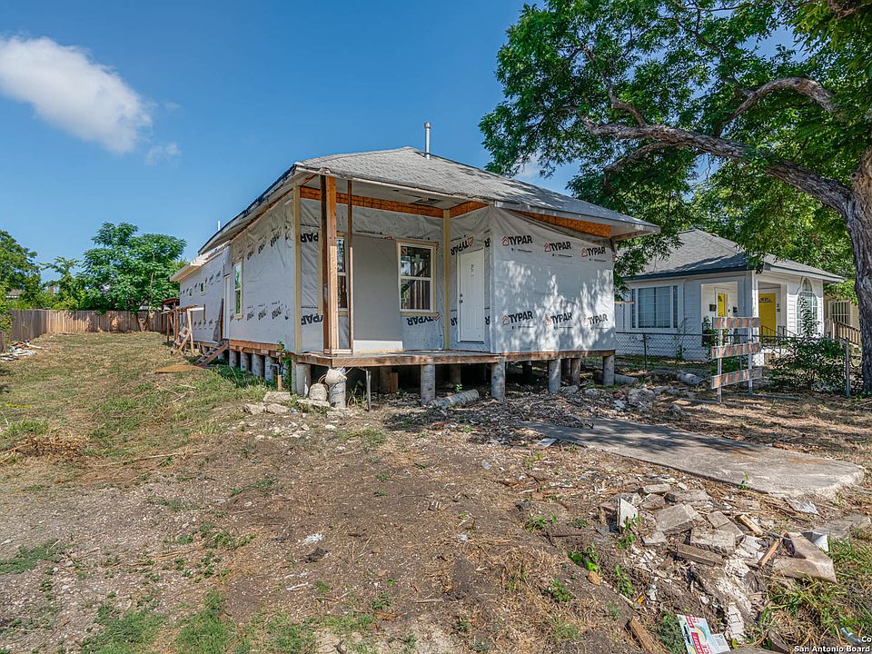 1st image of 113 AGANIER AVE