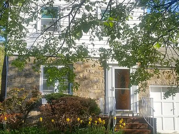 86 Primrose Dr, New Hyde Park, NY 11040