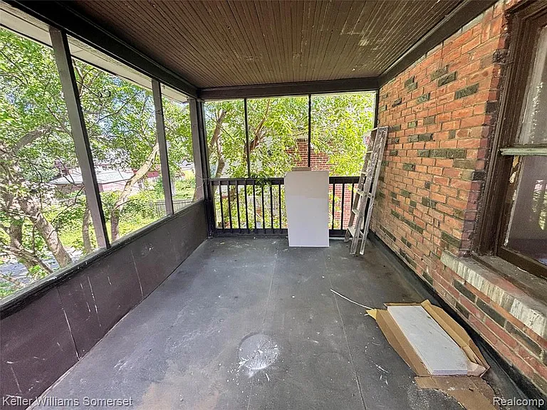 17606 Roselawn St — Photo 12
