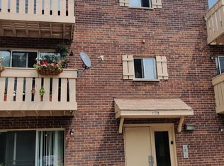 121 Oliver Ct APT D, Schaumburg, IL 60193