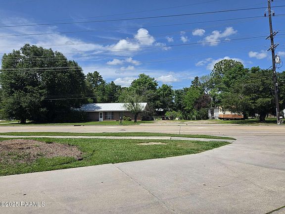 2nd image of 206 Guilbeau Rd