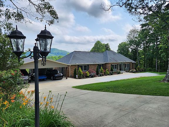 2nd image of 90 Devonwood Dr #28752