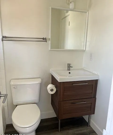 746 W Turney Ave #8 — Photo 8