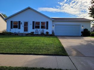 3014 Harmony Ln, Muscatine, IA 52761