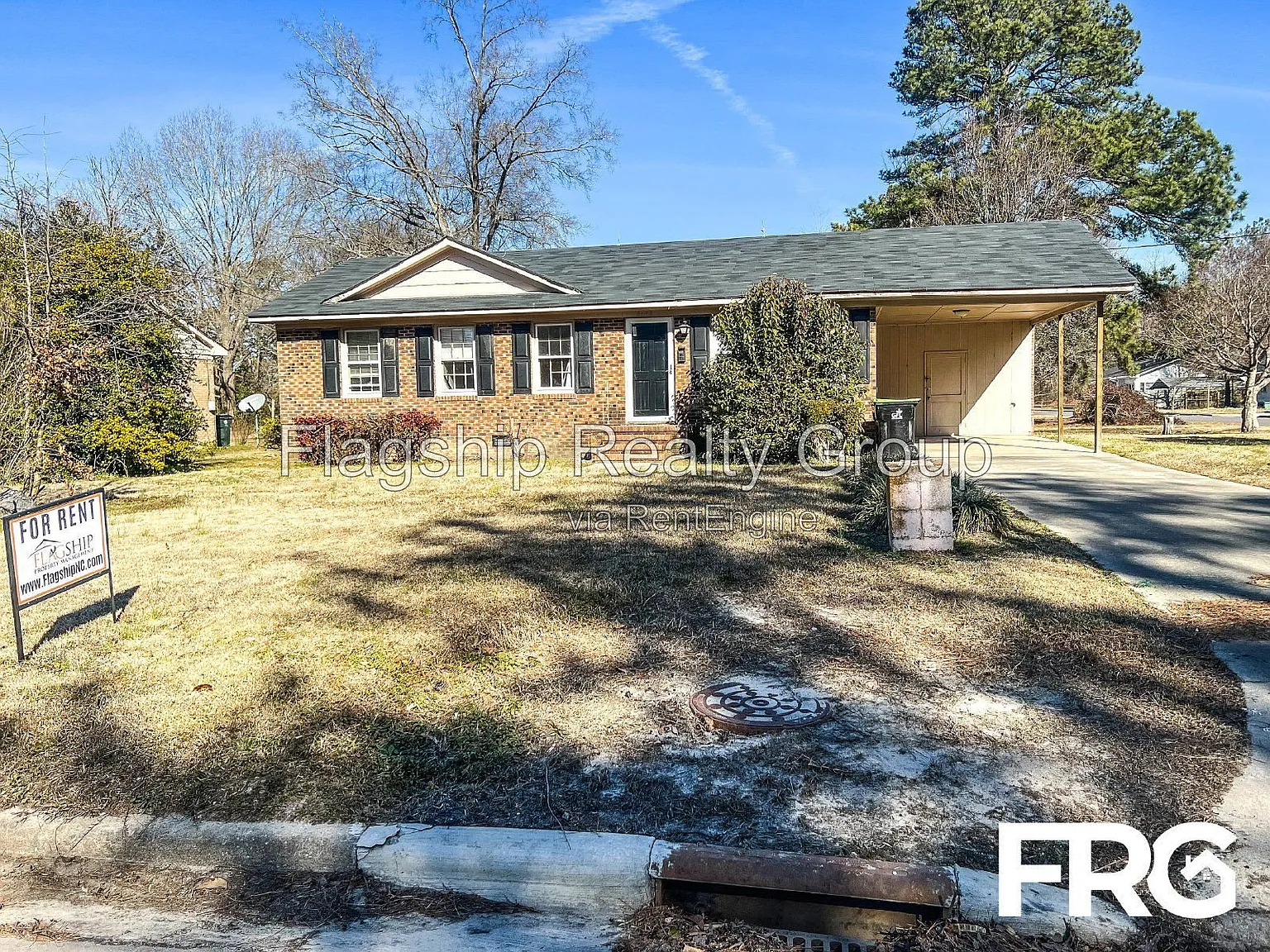 3 bed, 1.5 bath, 1040 sqft, $1,300 — Photo 3