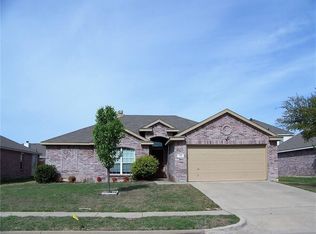 701 Westminster Dr, Midlothian, TX 76065