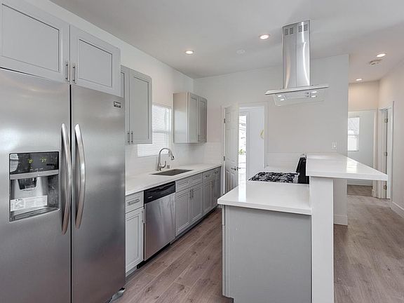 5th image of 2919 1/4 Leeward Ave #2nd