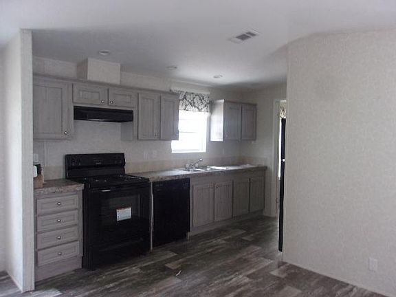 4th image of 7054 Greenbrier Village Dr #45